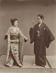 Sans titre (Couple avec une photographie de cabinet et un fantôme en arrière-plan)